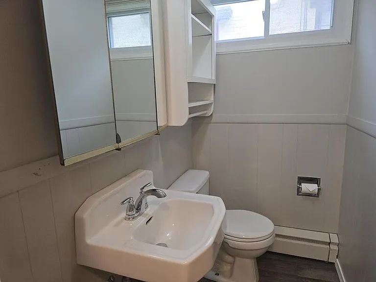 708 Saint Clair Ave — Photo 13