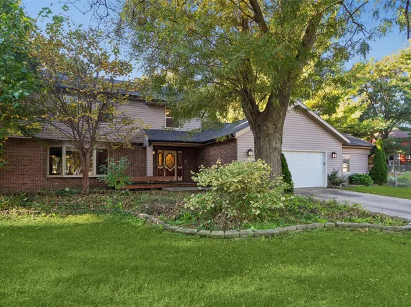 3824 Bayberry Ct, Urbandale, IA 50322