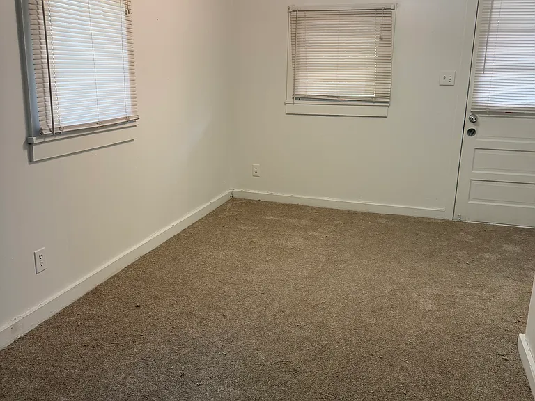 209 Strawberry Ln — Photo 9