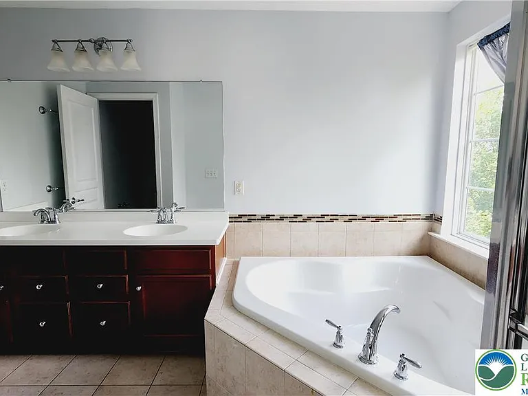 1816 Emerald Dr S — Photo 33