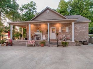 855 Sunset Beach Rd, Florence, AL 35633