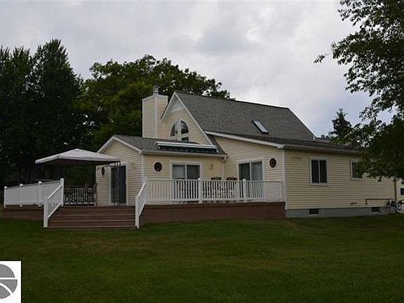 5th image of 1001 Essex Dr
