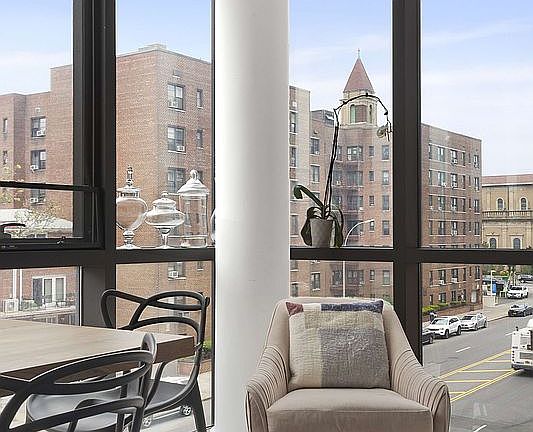 3rd image of 3043 Ocean Ave #4F