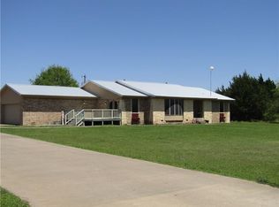 581 County Road 1220, Savoy, TX 75479