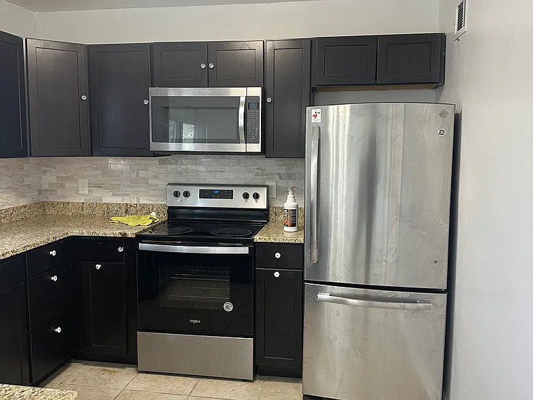 6913 Woodstream Ln — Photo 7