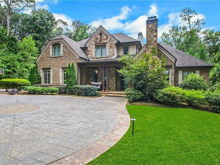 5265 Peachtree Dunwoody Rd — Photo 95