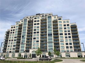 260 Villagewalk Blvd