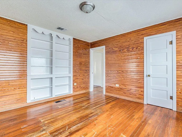 1119 N Lbj Dr — Photo 14