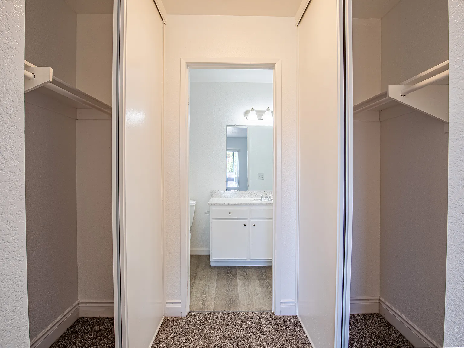 1 bed, 520 sqft, $1,703 — Photo 4