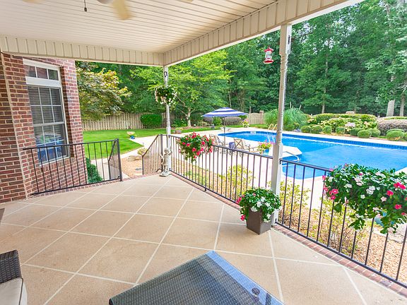 2nd image of 300 Walden Glen Ct