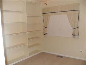 4th image of 377 Jamison Dr