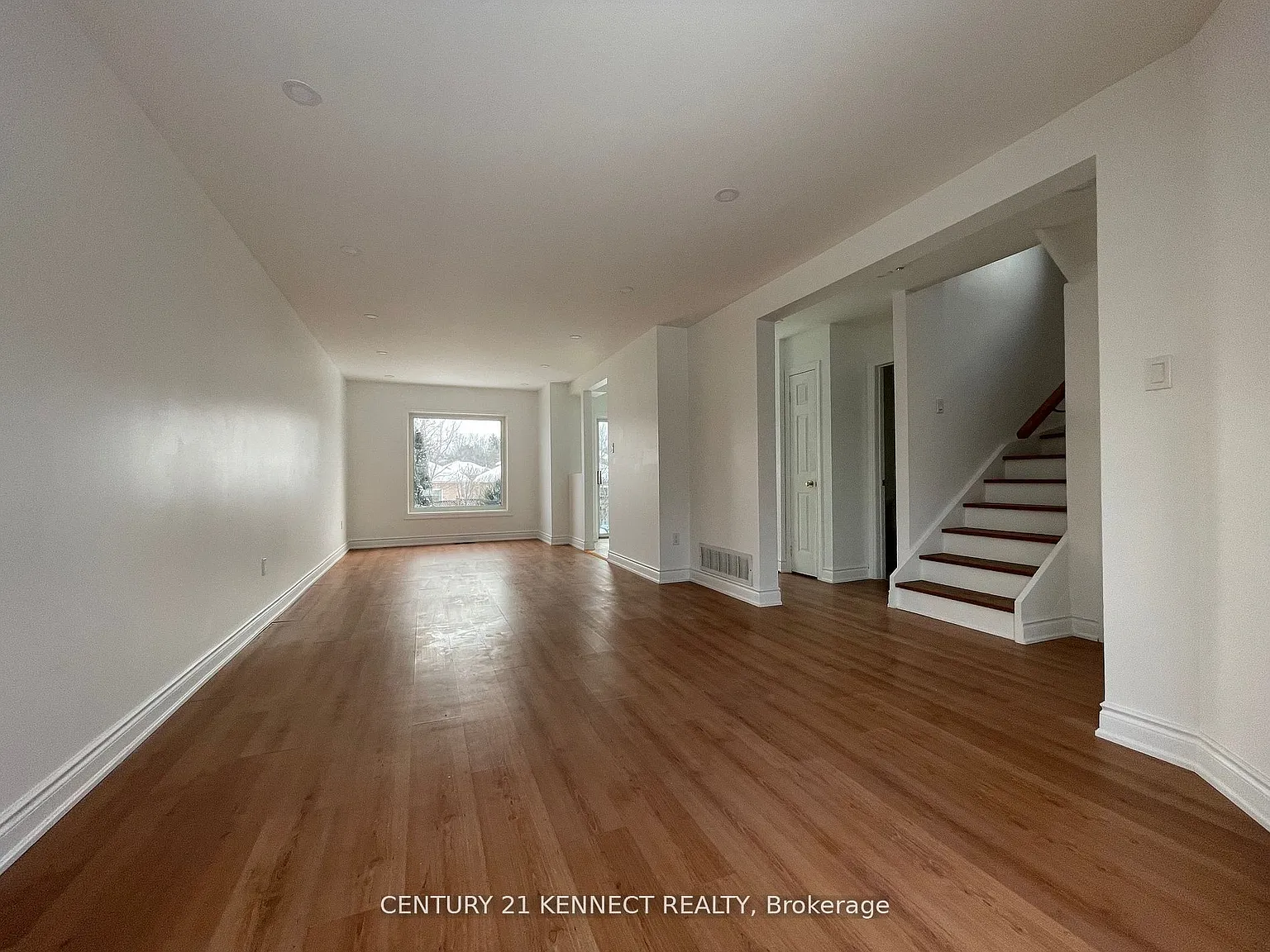 3 bed, $2,550 — Photo 2