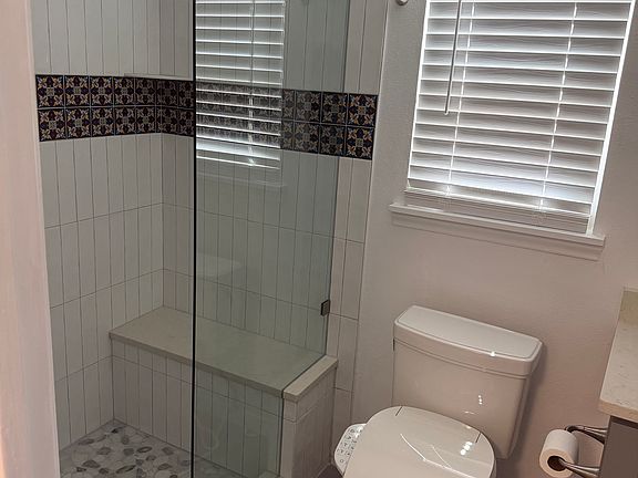 5th image of 818 Turner Ave #1