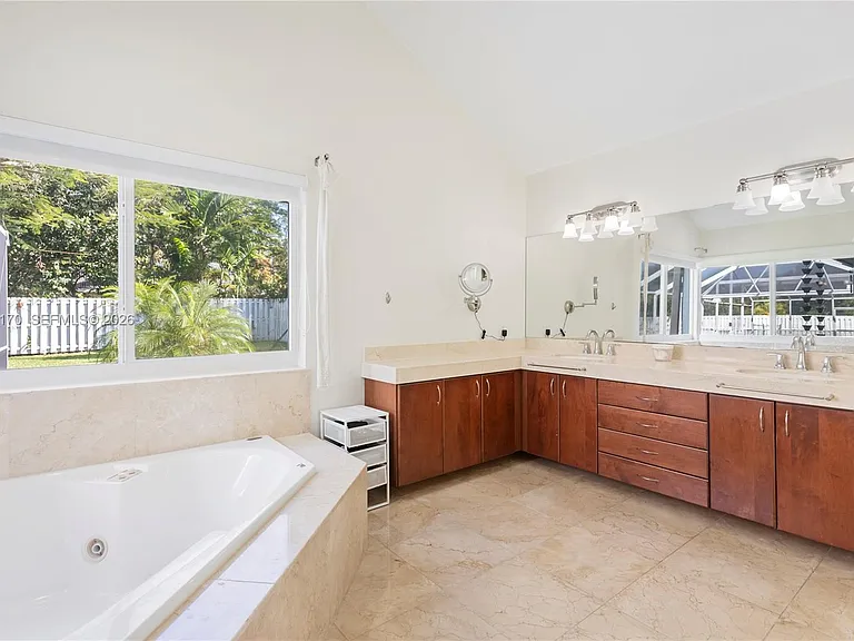 9717 SW 111th Ter — Photo 9
