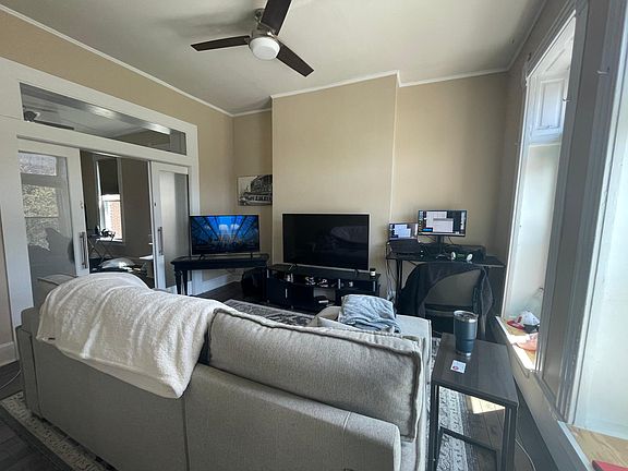 4th image of 2048 W Division St #3