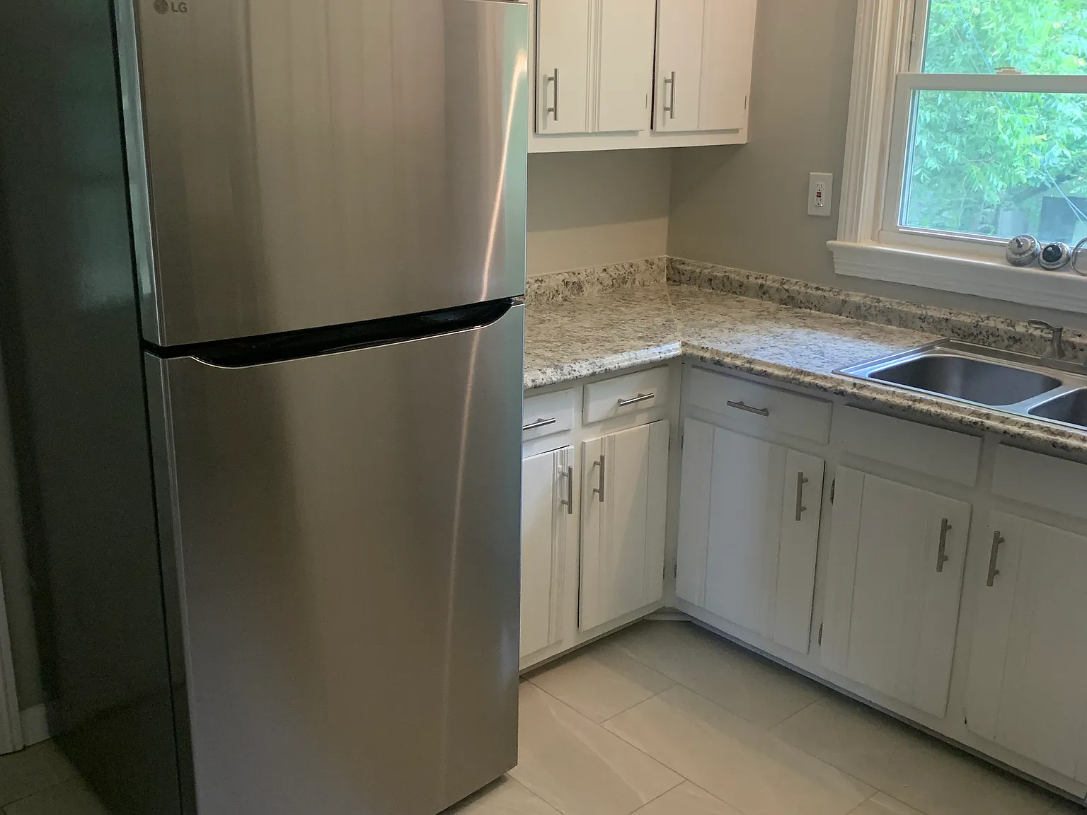 3 bed, 1577 sqft, $1,900 — Photo 1
