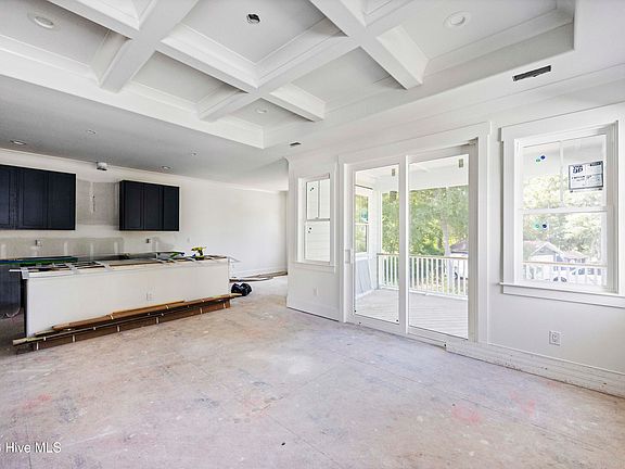 4th image of 418 Raven Glen Drive