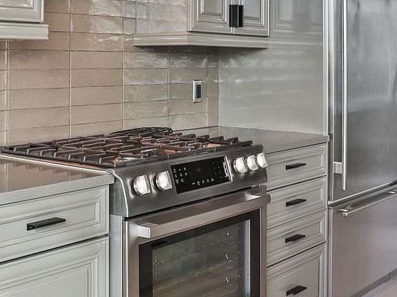 5th image of 4909 Laclede Ave APT 1201