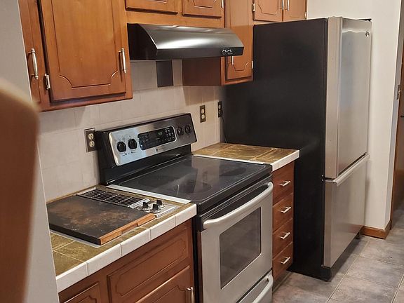 Stainless Stove & Refrigerator