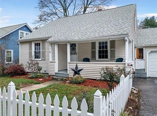 97 Dean Ave, Smithfield, RI 02917