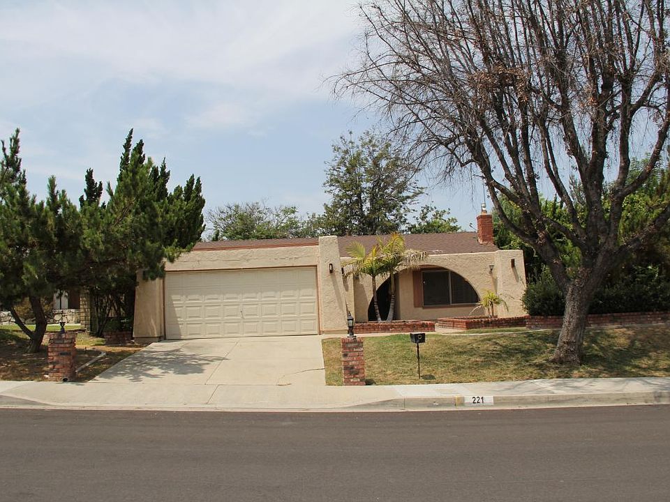 1st image of 221 Red Cloud Dr