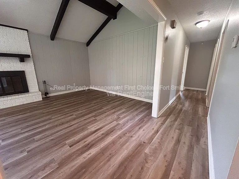 1406 Strozier Ct — Photo 3