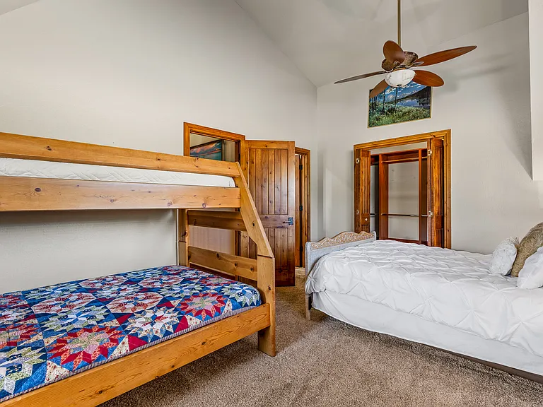 8950 W Antoinette Way — Photo 40