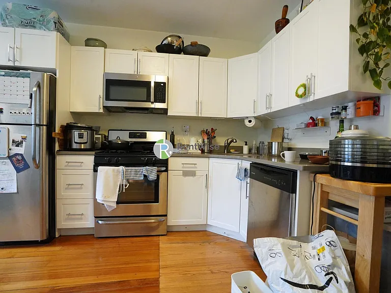 83 Harvard St #3 — Photo 2