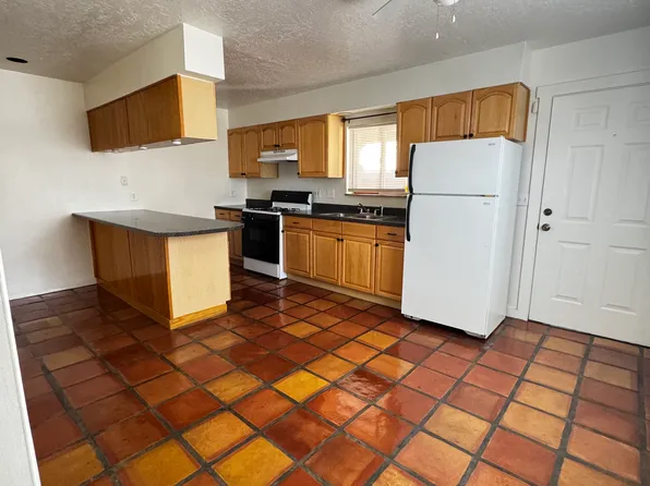 1615 2nd St #A, Santa Fe, NM 87505