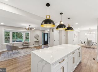 2308 Creek Dr, Alexandria, VA 22308