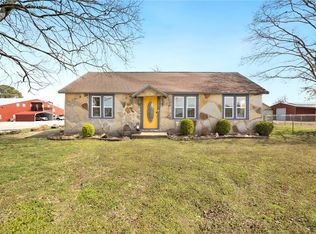 1227 W 1st Ave, Gentry, AR 72734