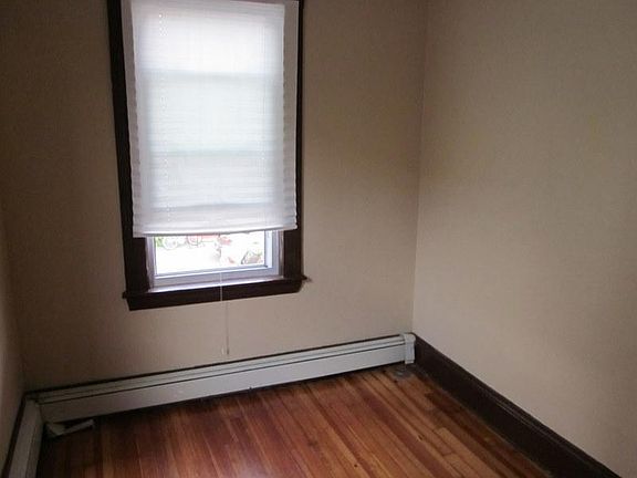 4th image of 122 Columbia St #888