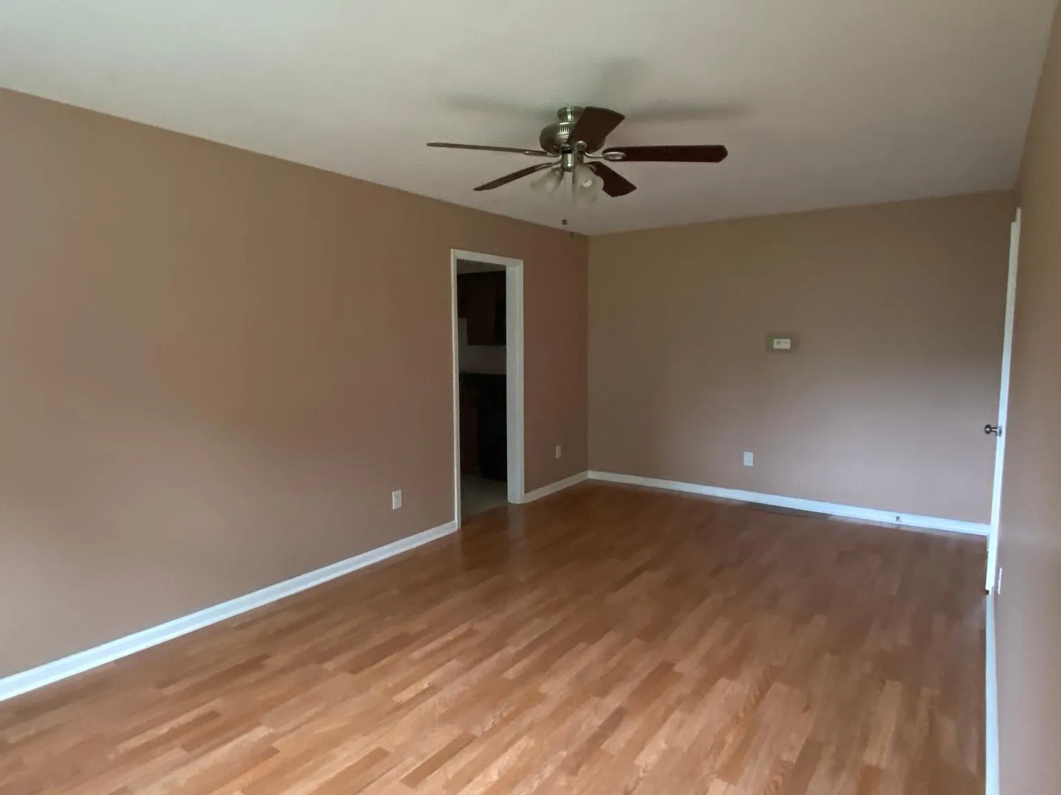 1413 Townley Dr — Photo 3
