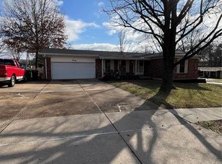 20 McIntyre Dr, Fenton, MO