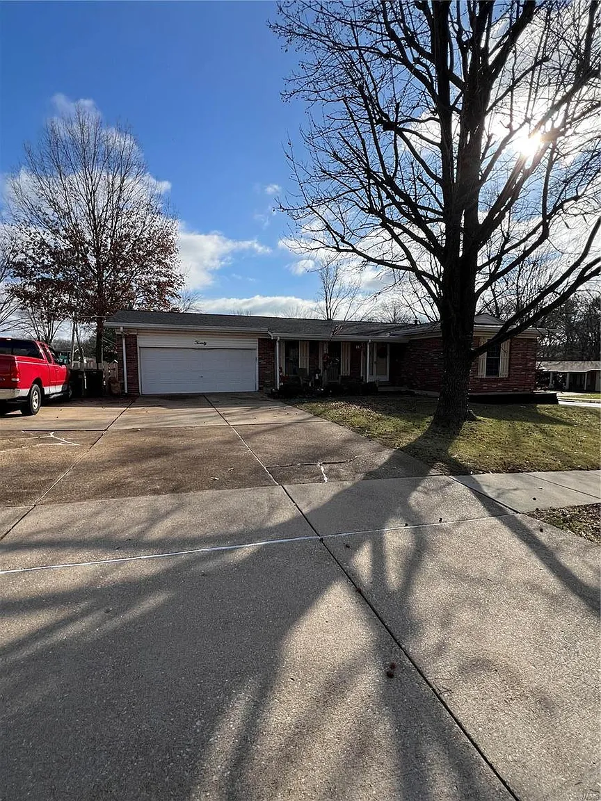 20 McIntyre Dr photo 1