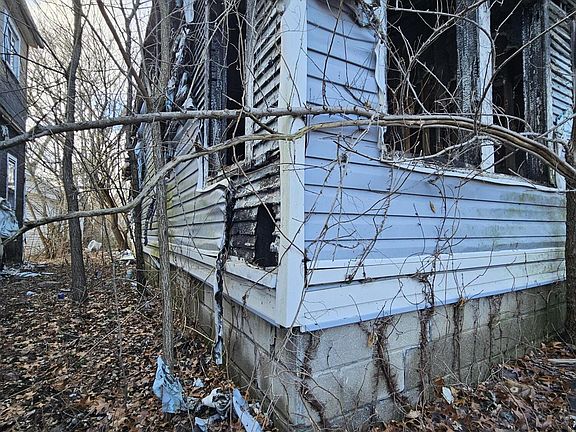 4th image of 3980 Madison St