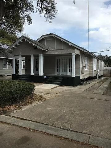 2715 Palmer Ave