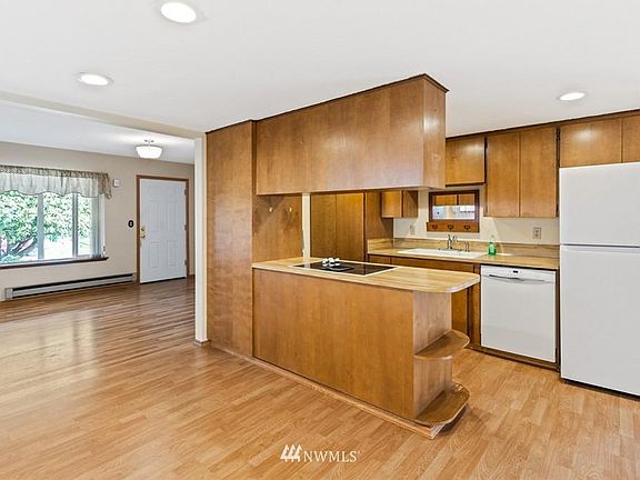 5th image of 1214 E 35th St