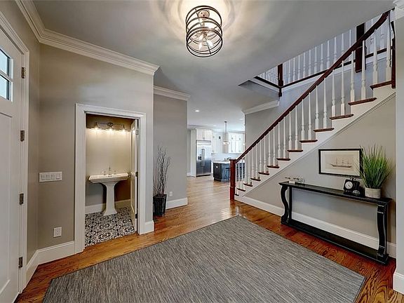 4th image of 410 Cole Ave