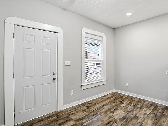 3rd image of 414 N Tacoma Ave