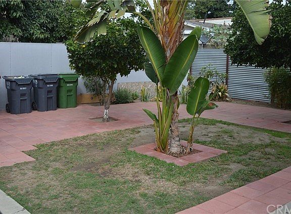 4th image of 520 N Poinsettia Ave