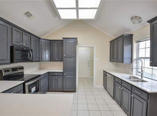 1060 Cheyenne Trl, Hewitt, TX 76643