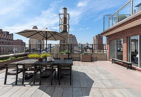 3rd image of 210 W 16th St APT 1