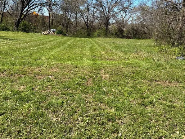 1103 Field St, Gainesville, TX 76240