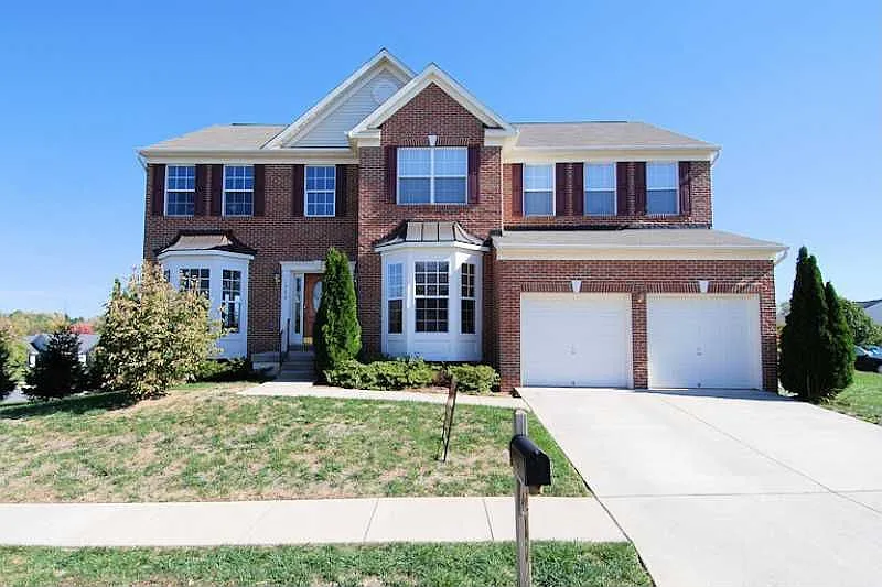 1900 Melvor Ln photo 1