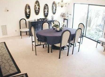 Dining Room w/ Atrium