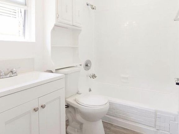 3rd image of 626 N La Fayette Park Pl APT 5