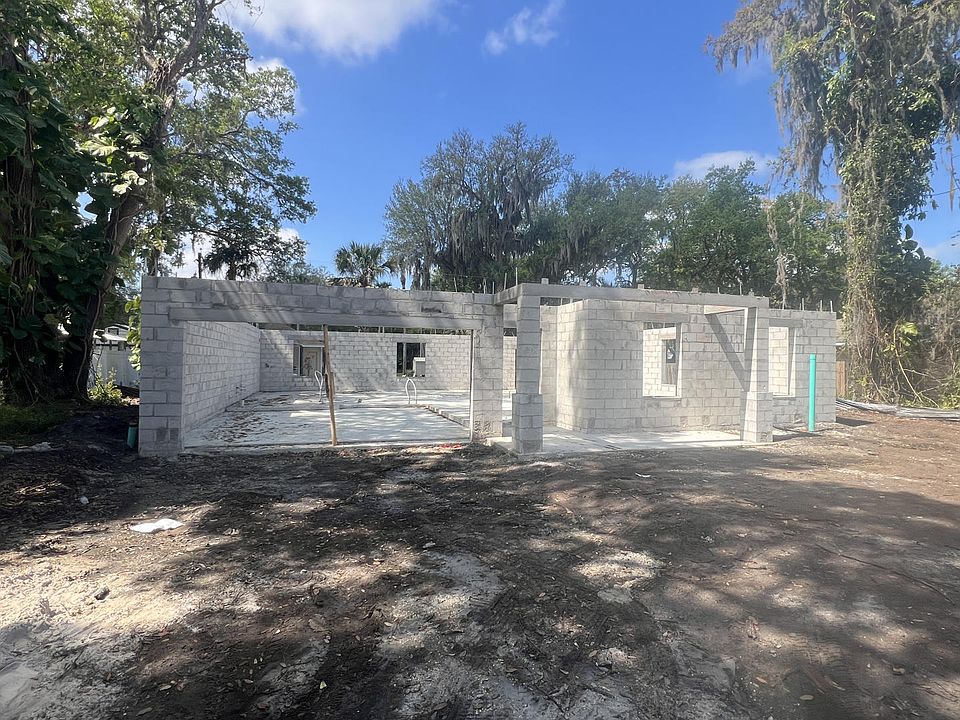 2nd image of 1518 Needle Palm Dr