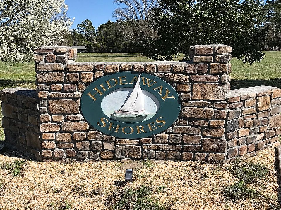 Entrance  to community