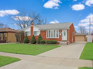 32711 Grandview Ave, Westland, MI 48186